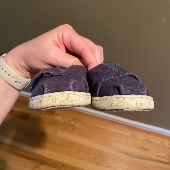 Toms - Picture 6 of 6